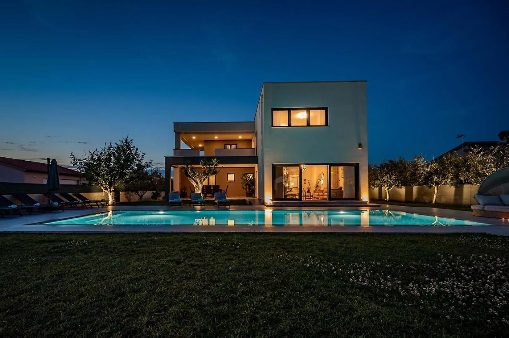 Villa Luen بولا 0*,