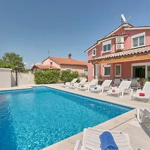 Holiday Nikol Ferienhaus
